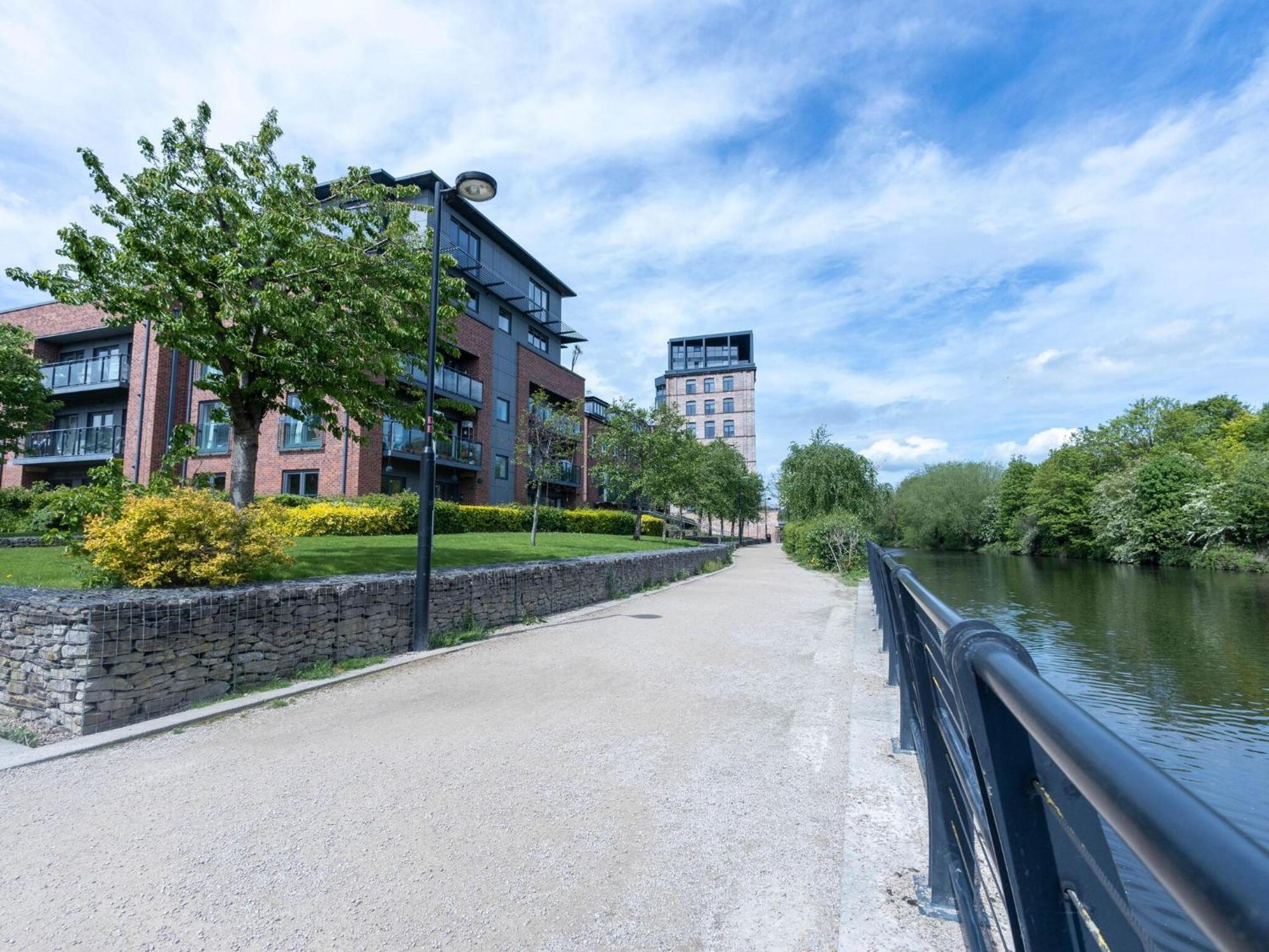Leeds Haven Niche 1 2 Bedroom Apartments With Cityscape Views By Belvilla Exteriör bild
